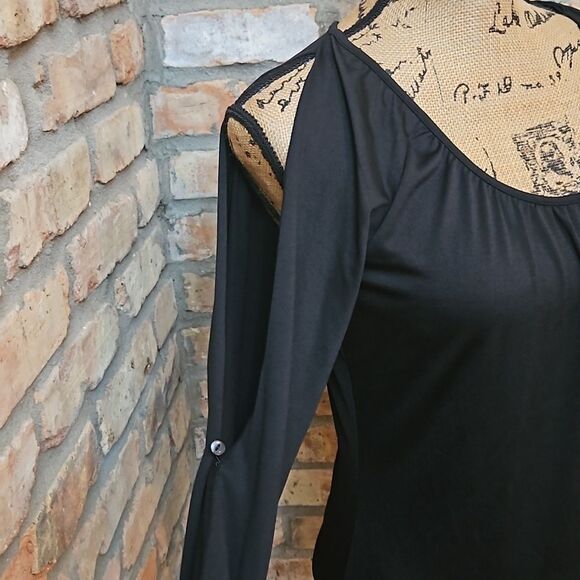 The Limited Women's black split sleeves top size Medium - Picture 4 of 11